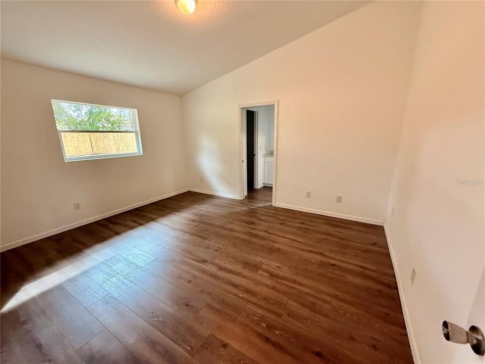 Active With Contract: $2,200 (3 beds, 2 baths, 1550 Square Feet)