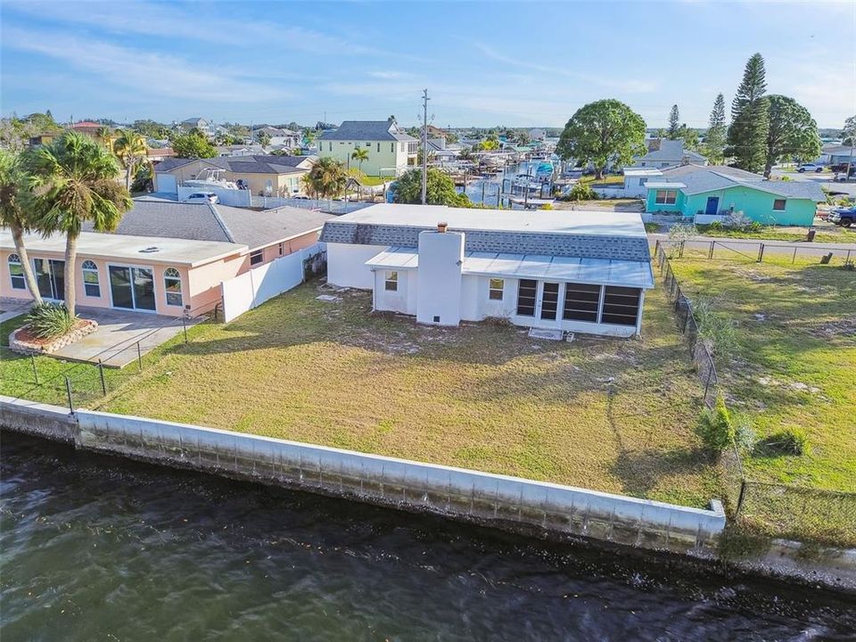 For Sale: $339,000 (2 beds, 1 baths, 918 Square Feet)