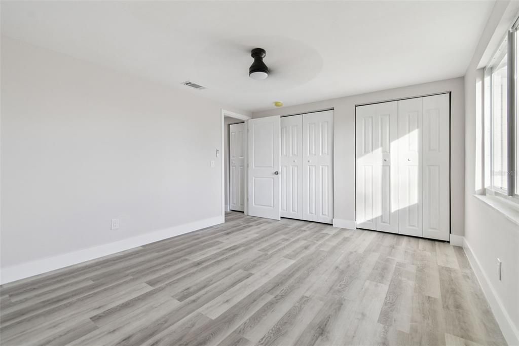 For Sale: $339,000 (2 beds, 1 baths, 918 Square Feet)