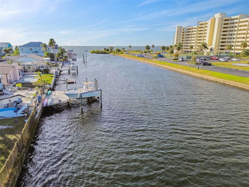 For Sale: $339,000 (2 beds, 1 baths, 918 Square Feet)