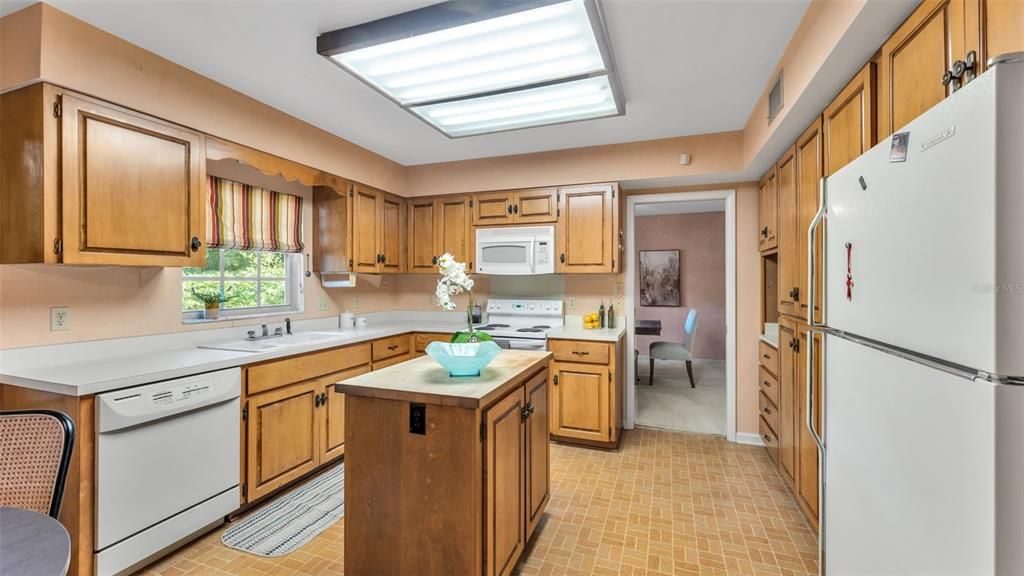 Active With Contract: $549,000 (4 beds, 3 baths, 3078 Square Feet)