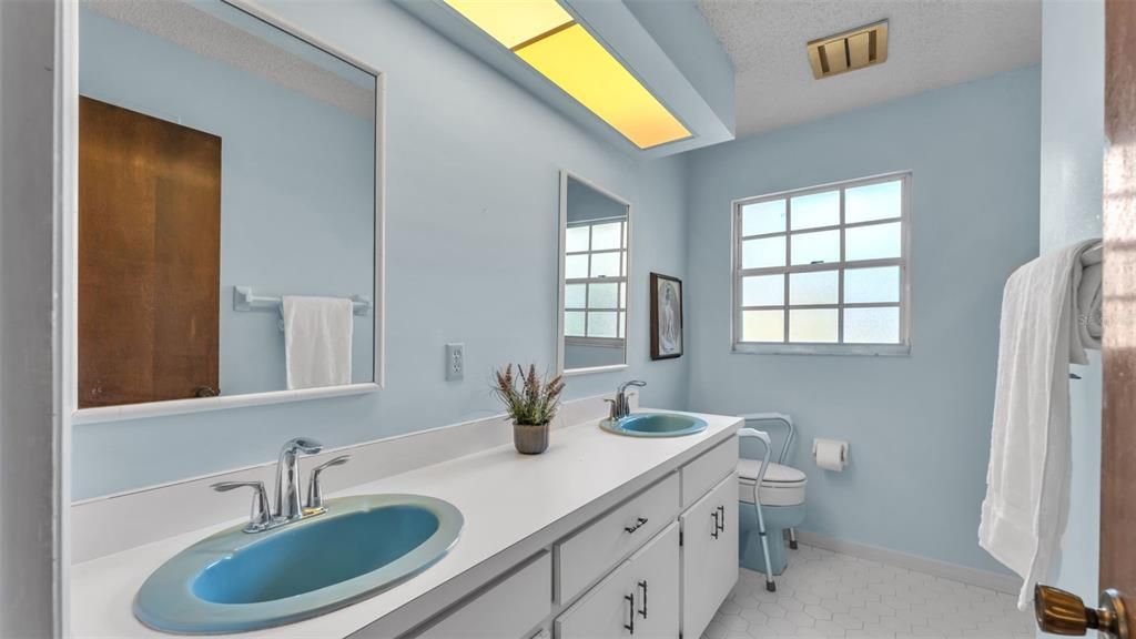 Active With Contract: $549,000 (4 beds, 3 baths, 3078 Square Feet)