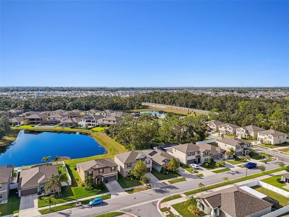 待售: $390,000 (4 贝兹, 2 浴室, 2635 平方英尺)