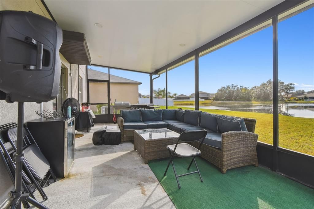 待售: $390,000 (4 贝兹, 2 浴室, 2635 平方英尺)