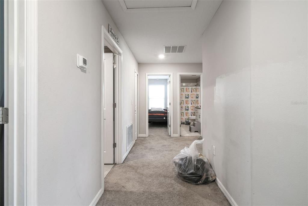 待售: $390,000 (4 贝兹, 2 浴室, 2635 平方英尺)