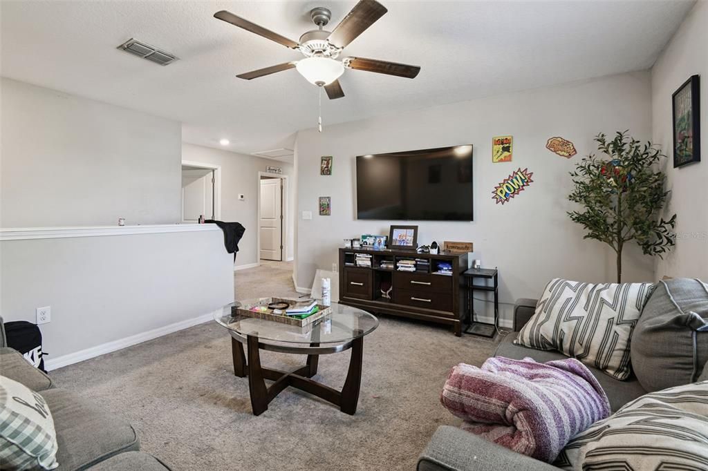 待售: $390,000 (4 贝兹, 2 浴室, 2635 平方英尺)