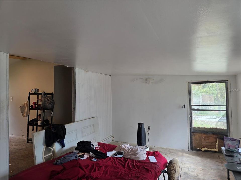 For Sale: $79,000 (3 beds, 2 baths, 1164 Square Feet)