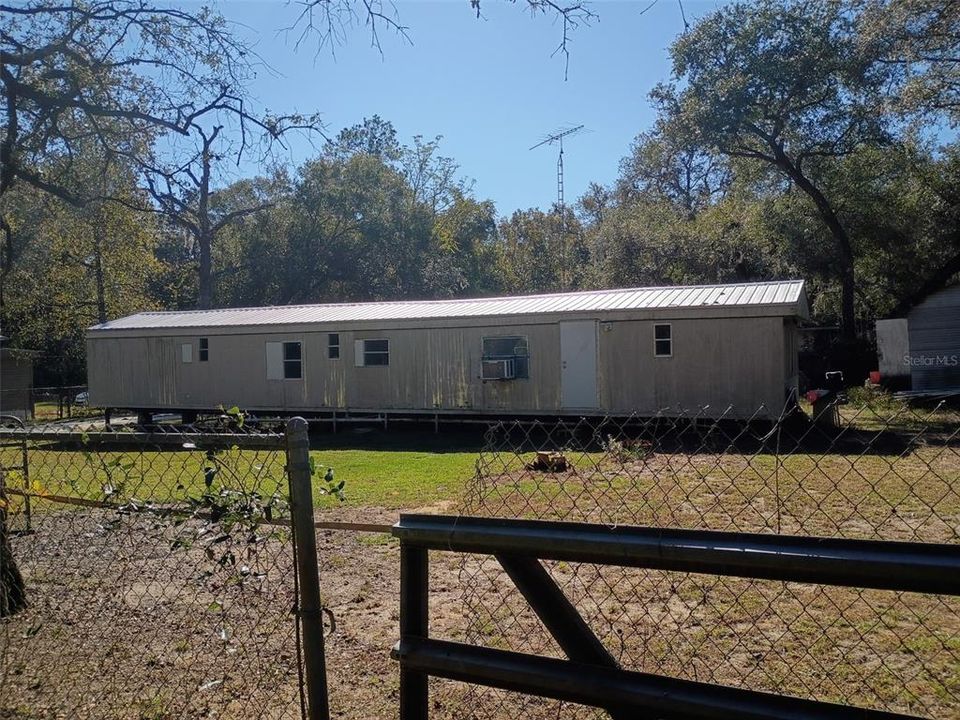 For Sale: $79,000 (3 beds, 2 baths, 1164 Square Feet)