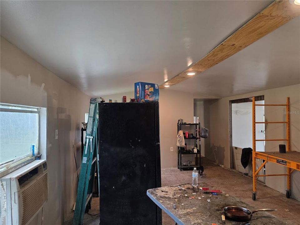 For Sale: $79,000 (3 beds, 2 baths, 1164 Square Feet)