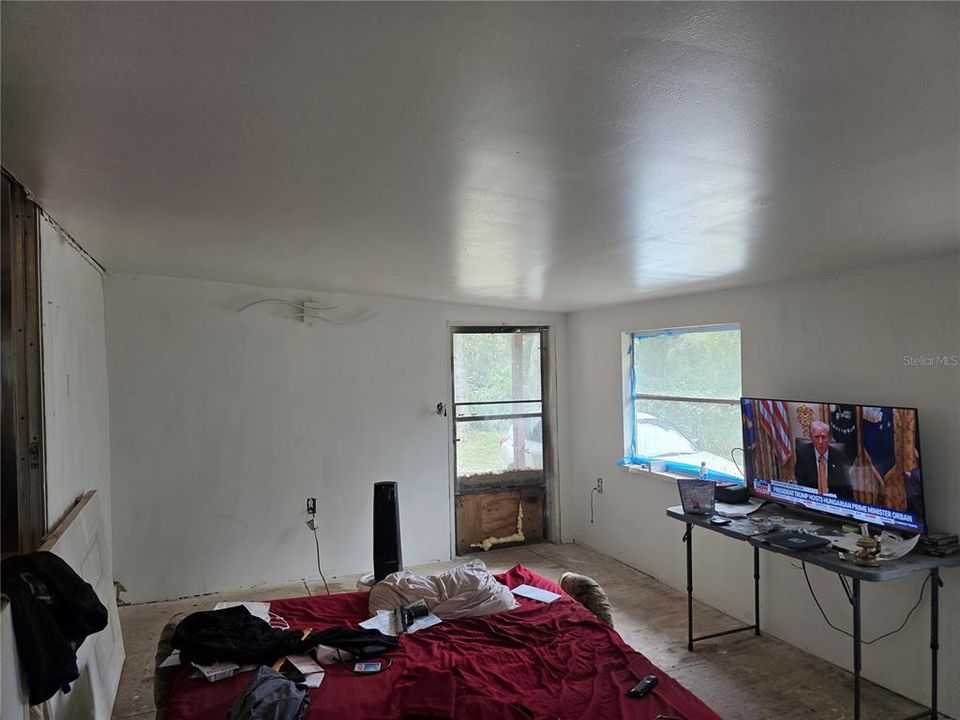 For Sale: $79,000 (3 beds, 2 baths, 1164 Square Feet)