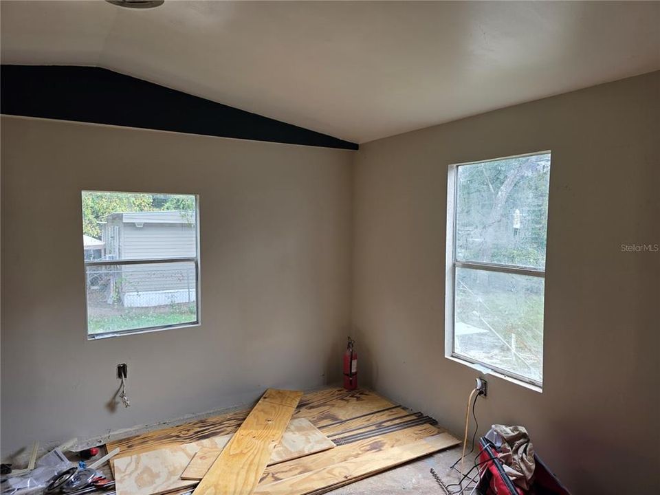 For Sale: $79,000 (3 beds, 2 baths, 1164 Square Feet)