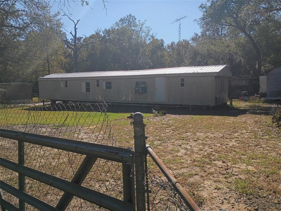 For Sale: $79,000 (3 beds, 2 baths, 1164 Square Feet)