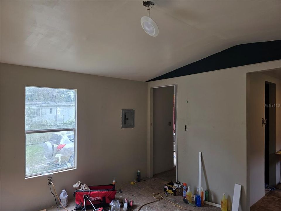 For Sale: $79,000 (3 beds, 2 baths, 1164 Square Feet)