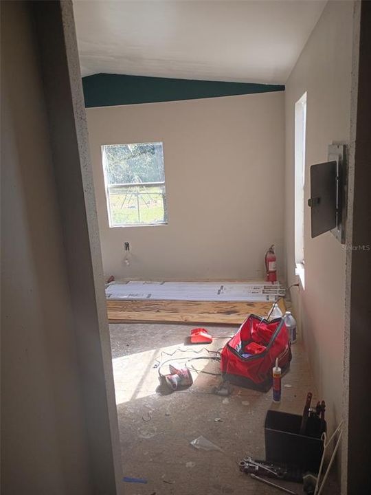 For Sale: $79,000 (3 beds, 2 baths, 1164 Square Feet)