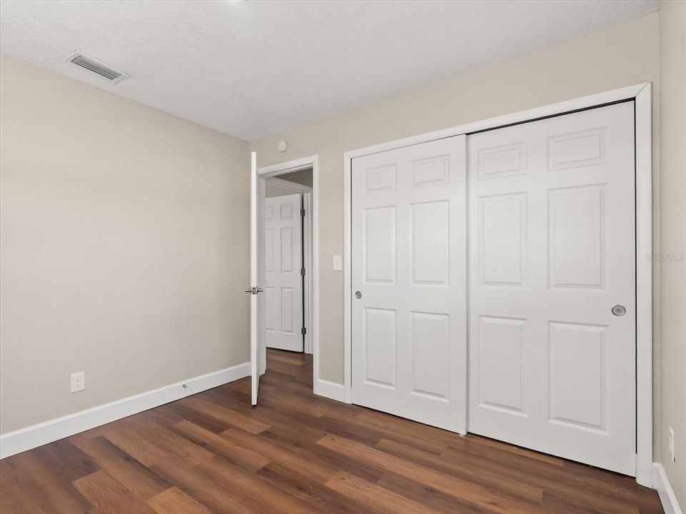 待售: $274,000 (3 贝兹, 1 浴室, 1103 平方英尺)