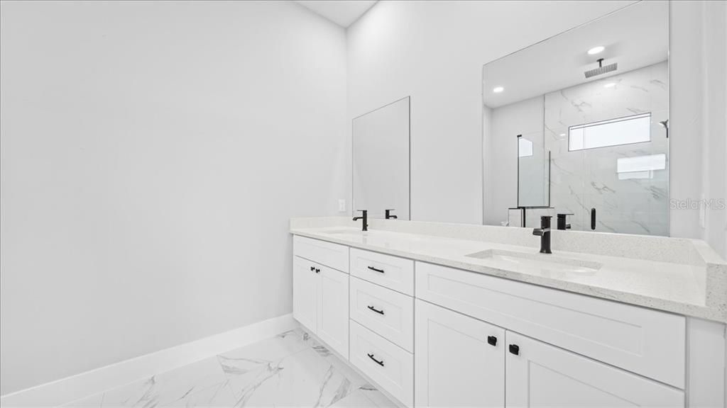 For Sale: $339,500 (4 beds, 2 baths, 1842 Square Feet)