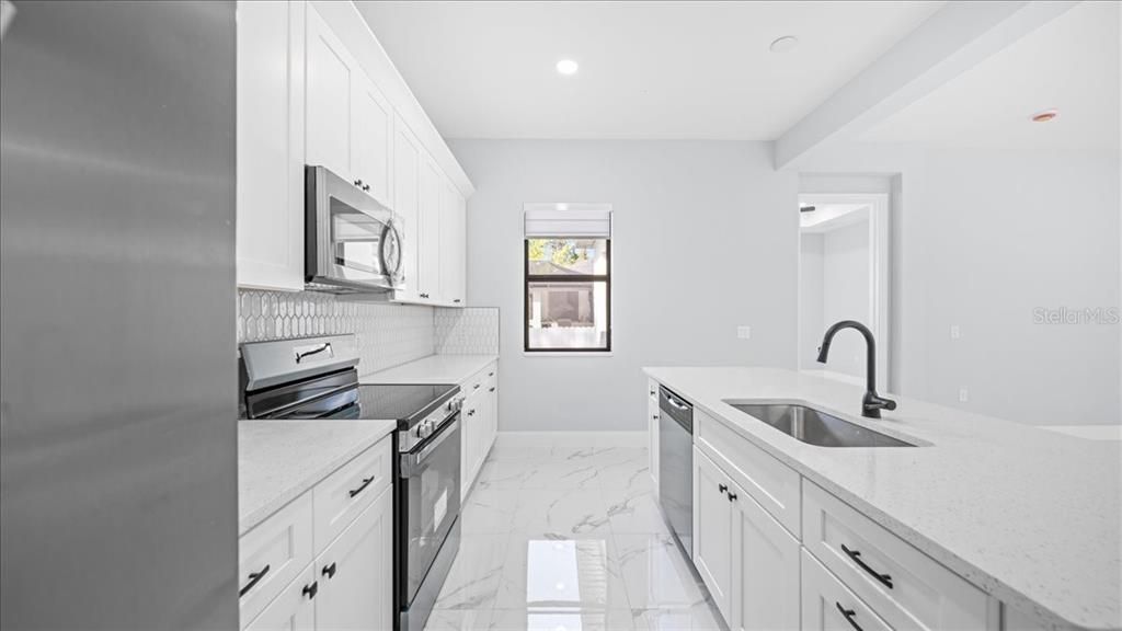 For Sale: $339,500 (4 beds, 2 baths, 1842 Square Feet)