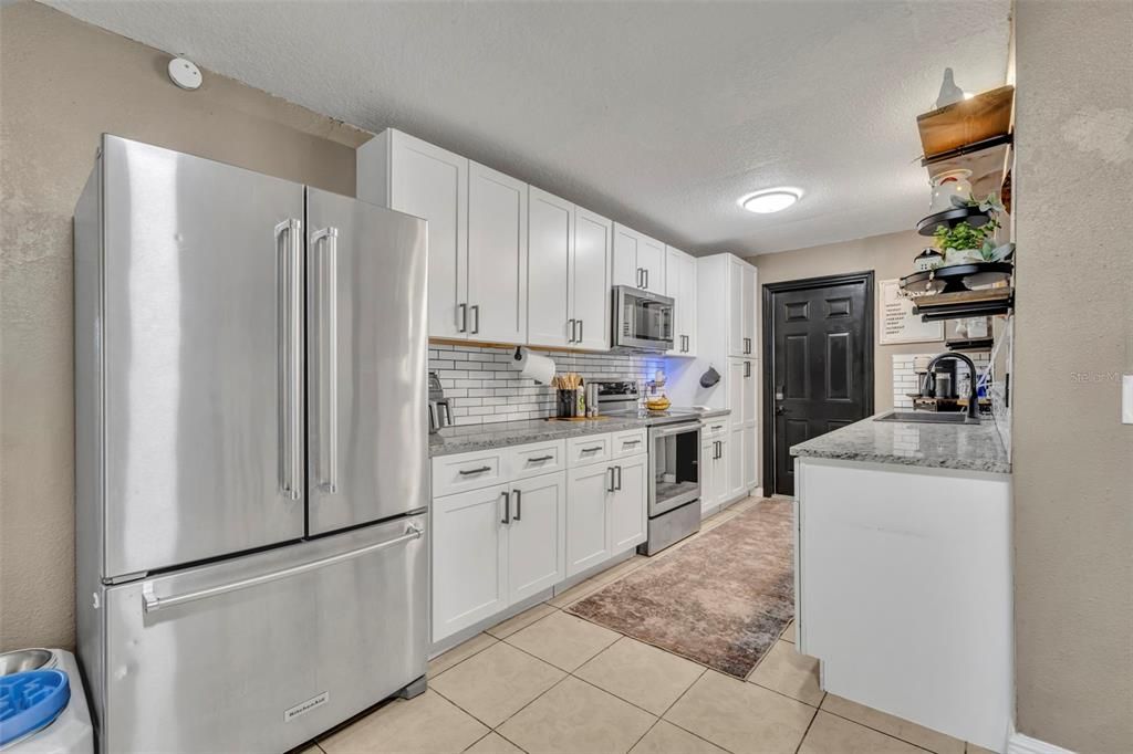 На продажу: $308,900 (4 спален, 2 ванн, 1730 Квадратных фут)