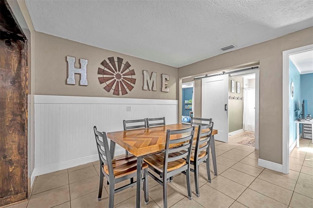 На продажу: $308,900 (4 спален, 2 ванн, 1730 Квадратных фут)