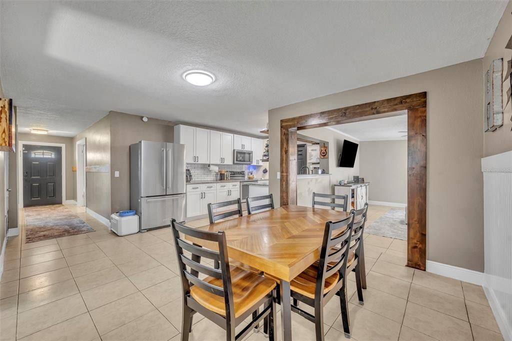 На продажу: $308,900 (4 спален, 2 ванн, 1730 Квадратных фут)