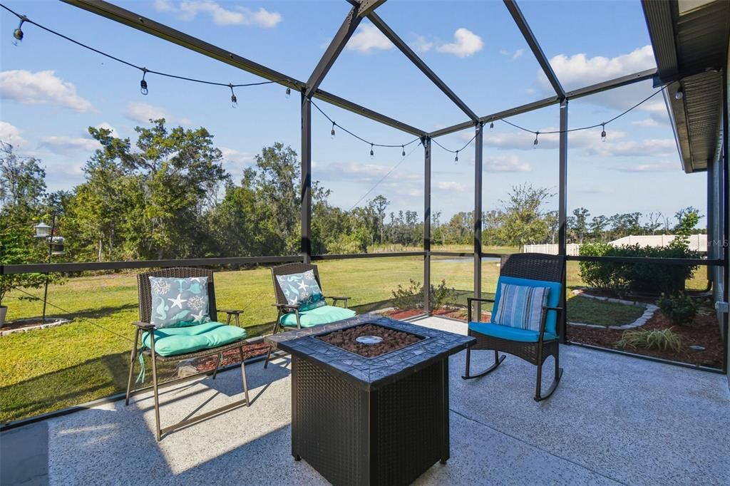 En Venta: $375,000 (4 camas, 2 baños, 1924 Pies cuadrados)