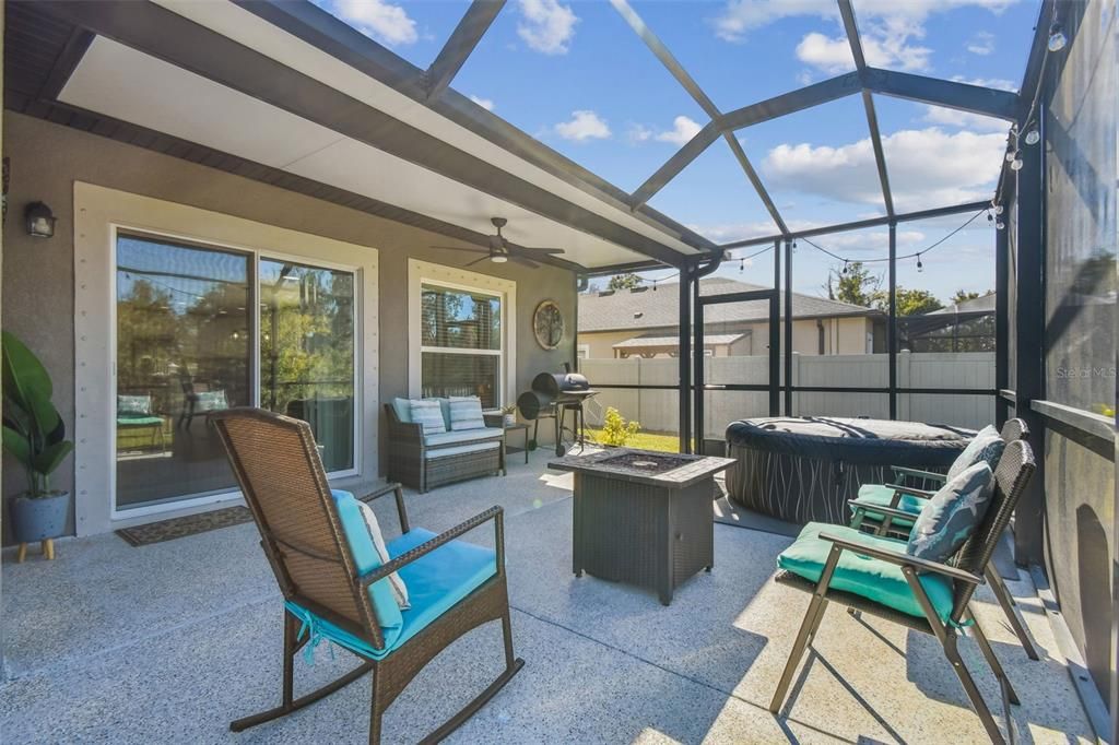 En Venta: $375,000 (4 camas, 2 baños, 1924 Pies cuadrados)