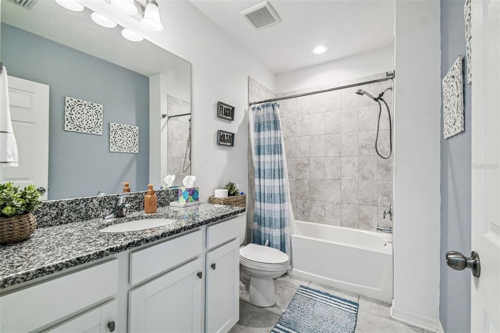 En Venta: $375,000 (4 camas, 2 baños, 1924 Pies cuadrados)