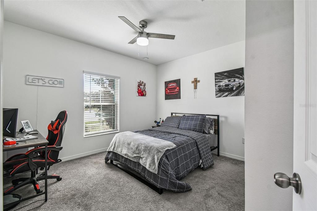 En Venta: $375,000 (4 camas, 2 baños, 1924 Pies cuadrados)