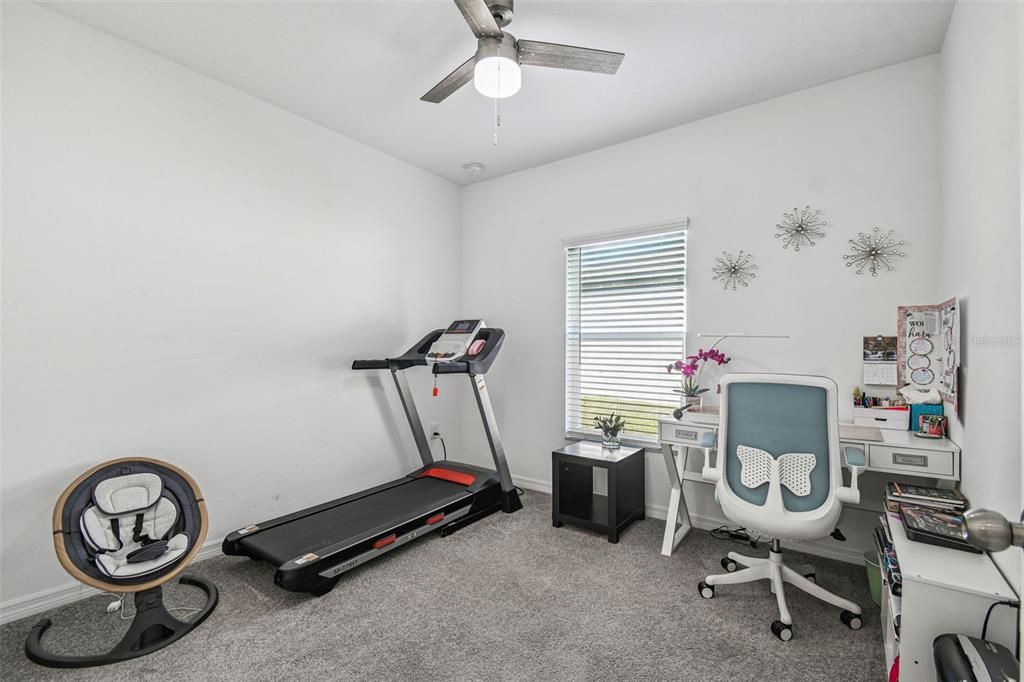 En Venta: $375,000 (4 camas, 2 baños, 1924 Pies cuadrados)