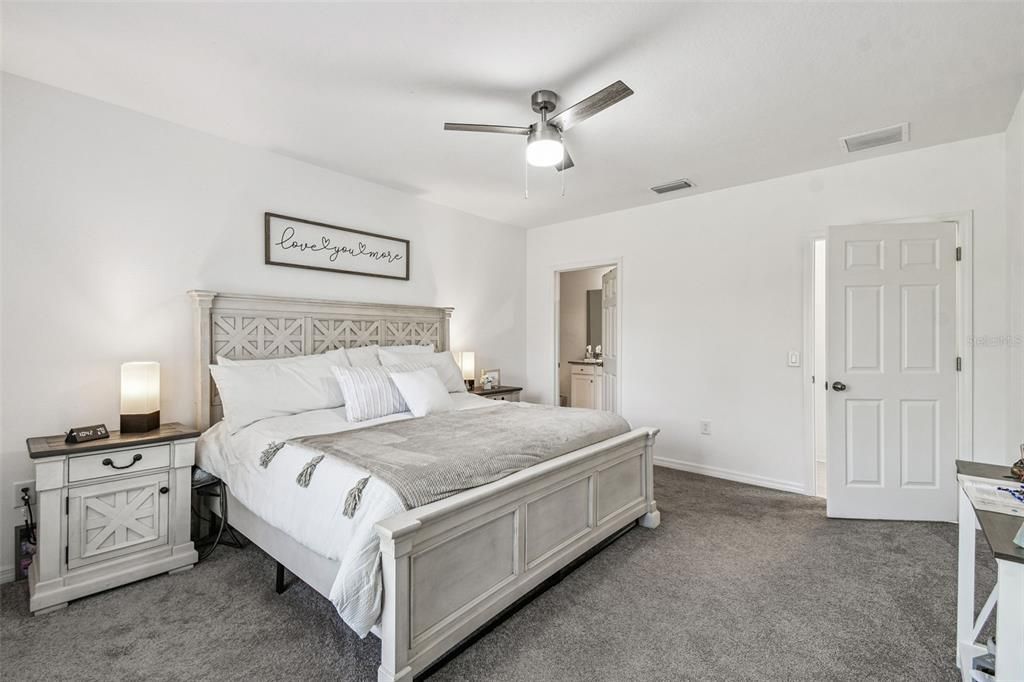 En Venta: $375,000 (4 camas, 2 baños, 1924 Pies cuadrados)