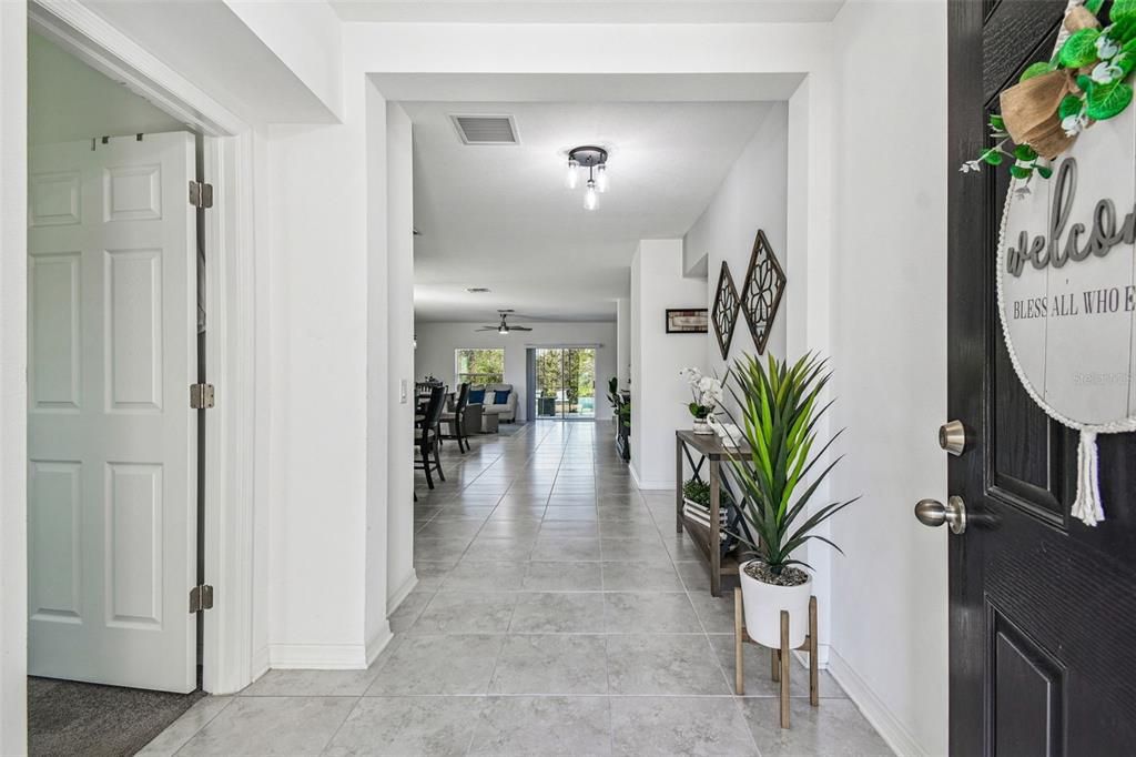 En Venta: $375,000 (4 camas, 2 baños, 1924 Pies cuadrados)