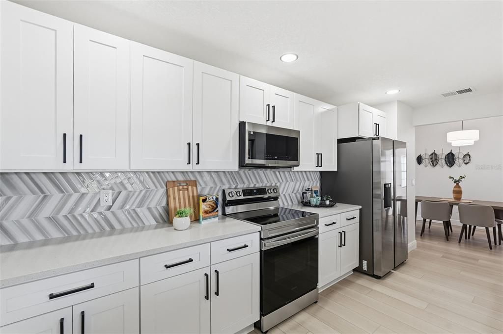 待售: $379,000 (2 贝兹, 2 浴室, 1228 平方英尺)