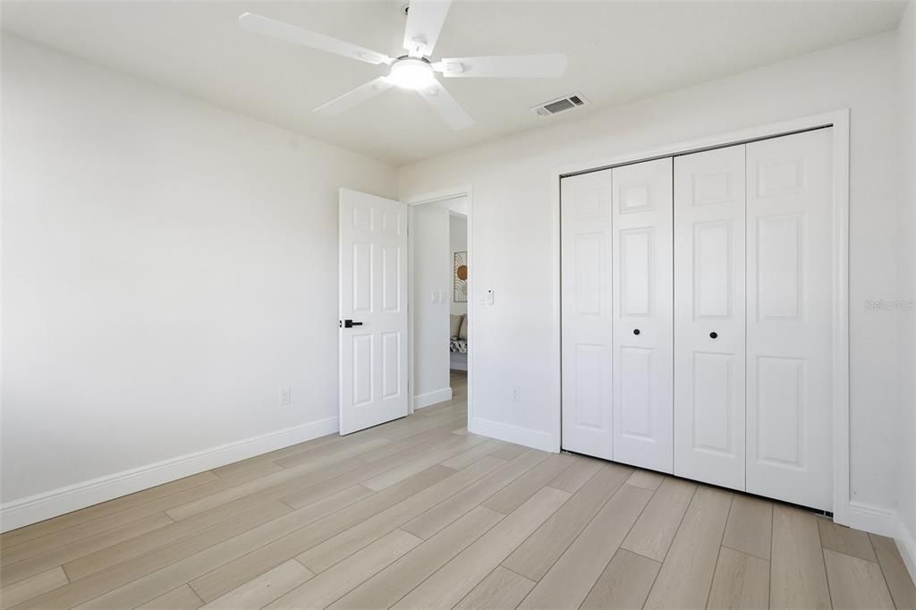 待售: $379,000 (2 贝兹, 2 浴室, 1228 平方英尺)