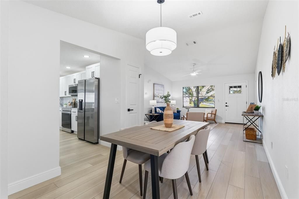 待售: $379,000 (2 贝兹, 2 浴室, 1228 平方英尺)