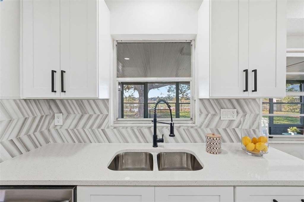 待售: $379,000 (2 贝兹, 2 浴室, 1228 平方英尺)