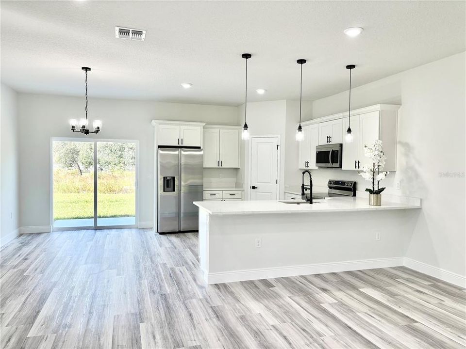 For Sale: $295,000 (4 beds, 2 baths, 1833 Square Feet)