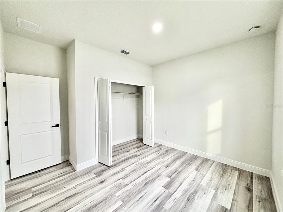 For Sale: $295,000 (4 beds, 2 baths, 1833 Square Feet)