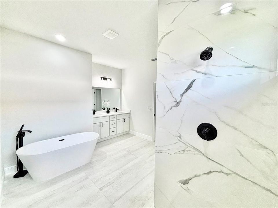 For Sale: $295,000 (4 beds, 2 baths, 1833 Square Feet)