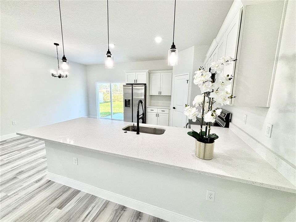 For Sale: $295,000 (4 beds, 2 baths, 1833 Square Feet)