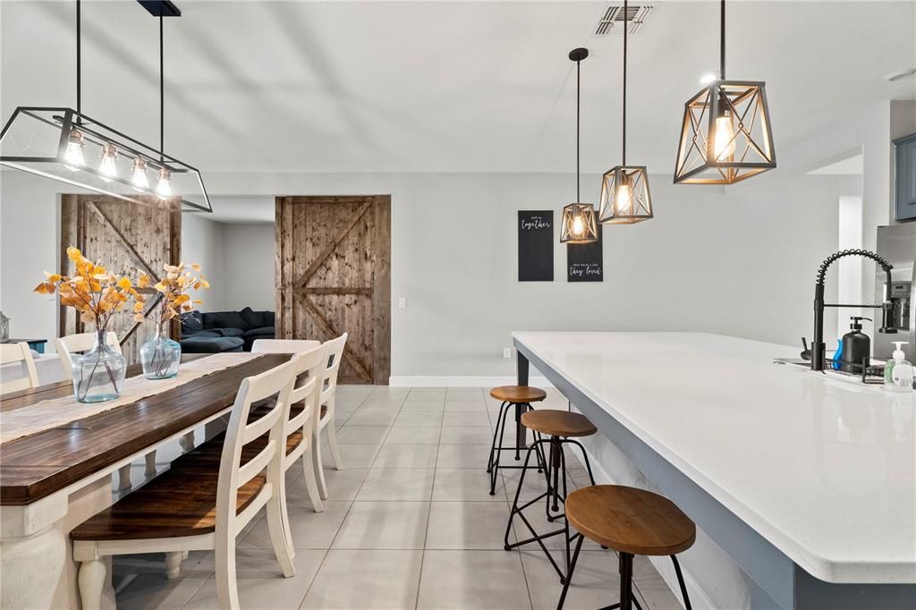 For Sale: $550,000 (4 beds, 4 baths, 2920 Square Feet)