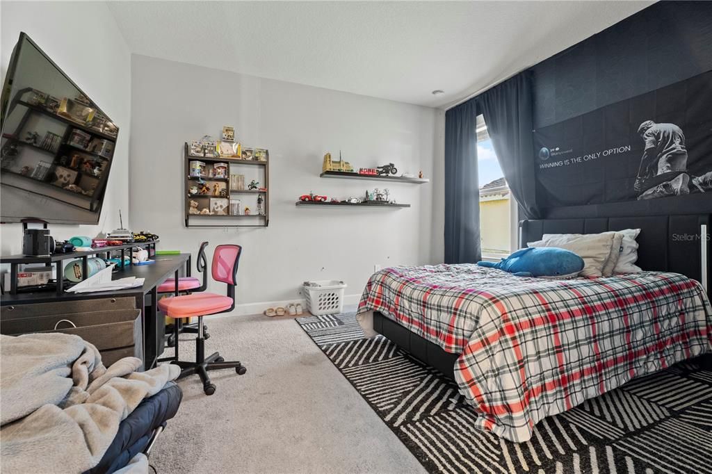 For Sale: $550,000 (4 beds, 4 baths, 2920 Square Feet)