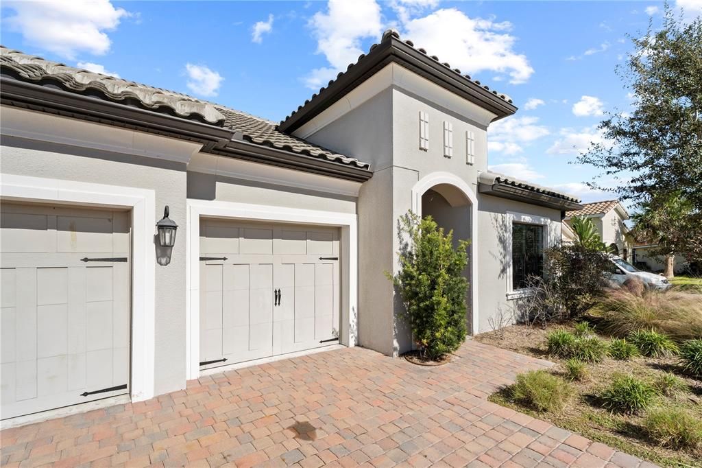 For Sale: $550,000 (4 beds, 4 baths, 2920 Square Feet)