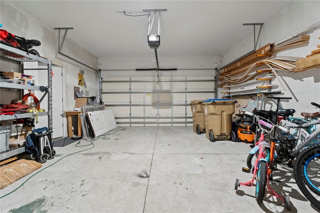 For Sale: $550,000 (4 beds, 4 baths, 2920 Square Feet)