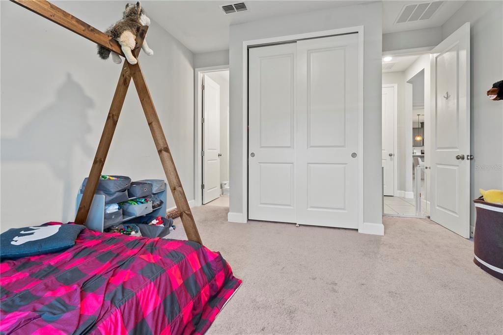 For Sale: $550,000 (4 beds, 4 baths, 2920 Square Feet)