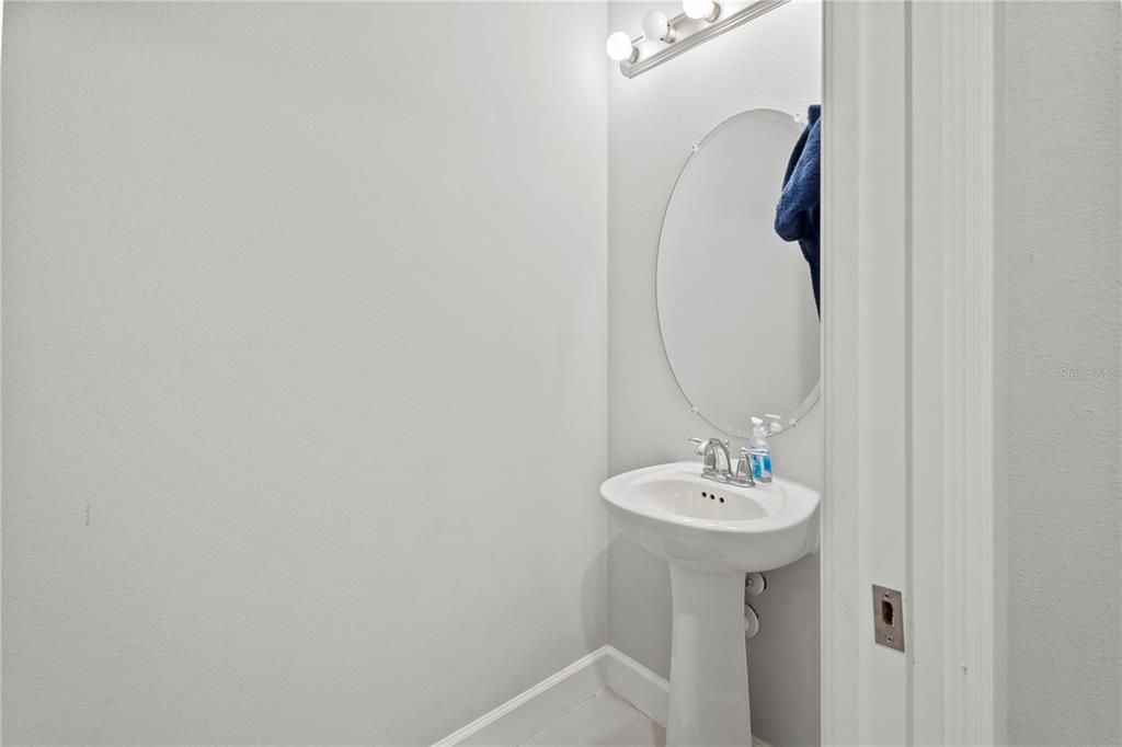 For Sale: $550,000 (4 beds, 4 baths, 2920 Square Feet)