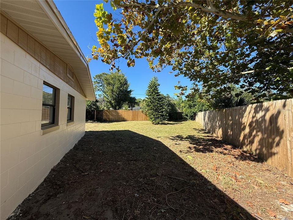 待售: $285,000 (3 贝兹, 2 浴室, 1184 平方英尺)