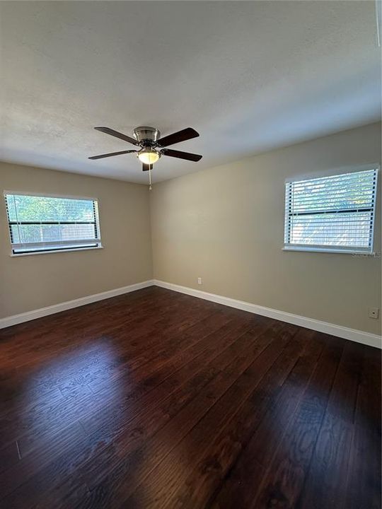 待售: $285,000 (3 贝兹, 2 浴室, 1184 平方英尺)