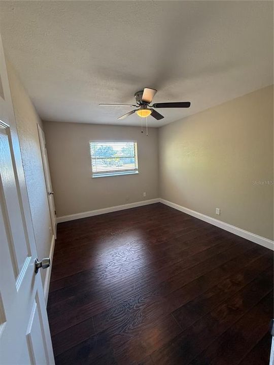 待售: $285,000 (3 贝兹, 2 浴室, 1184 平方英尺)