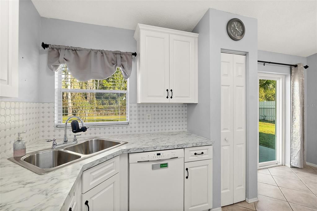 For Sale: $269,900 (3 beds, 2 baths, 1116 Square Feet)