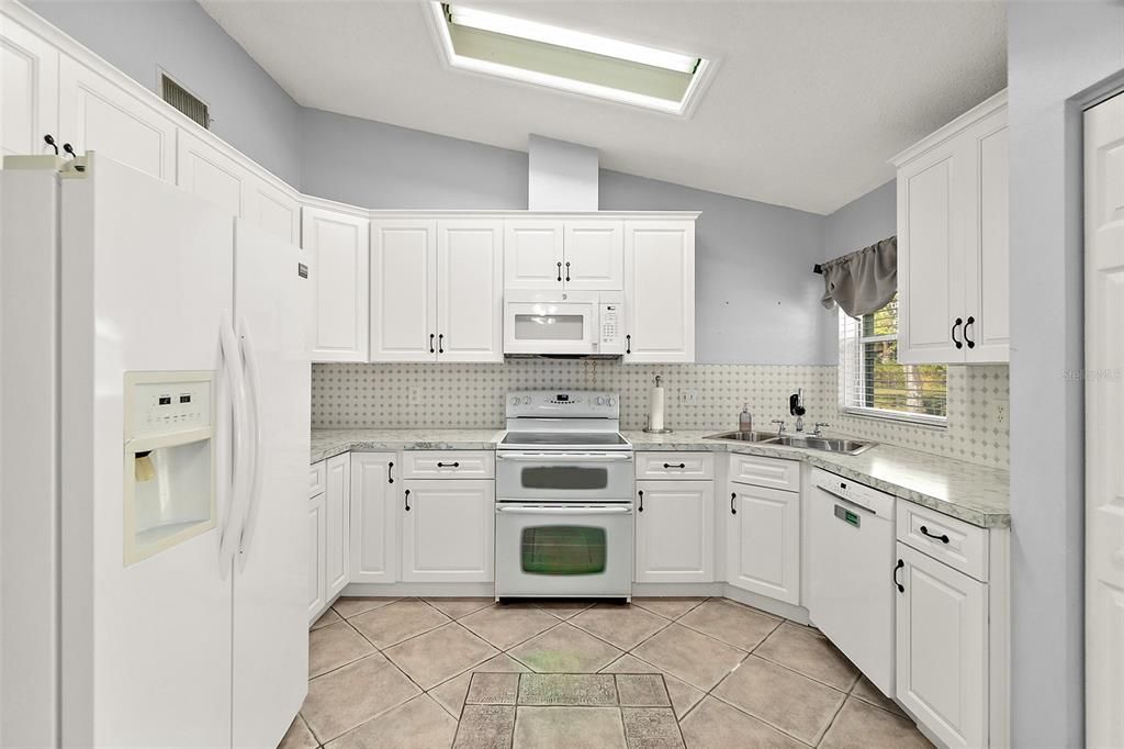 For Sale: $269,900 (3 beds, 2 baths, 1116 Square Feet)